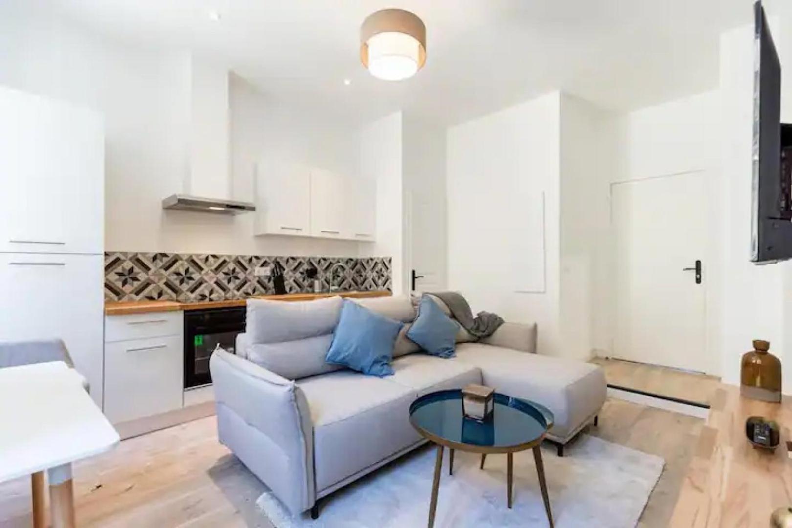 Cozy 1br In The Heart Of Cours Julien | By Airnest